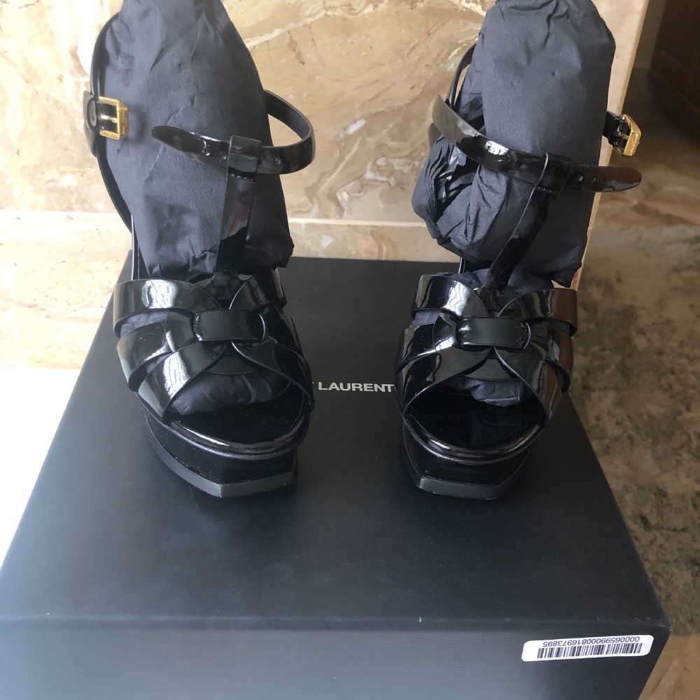 Saint Laurent Vitello Vernice Nero Tribute sandals